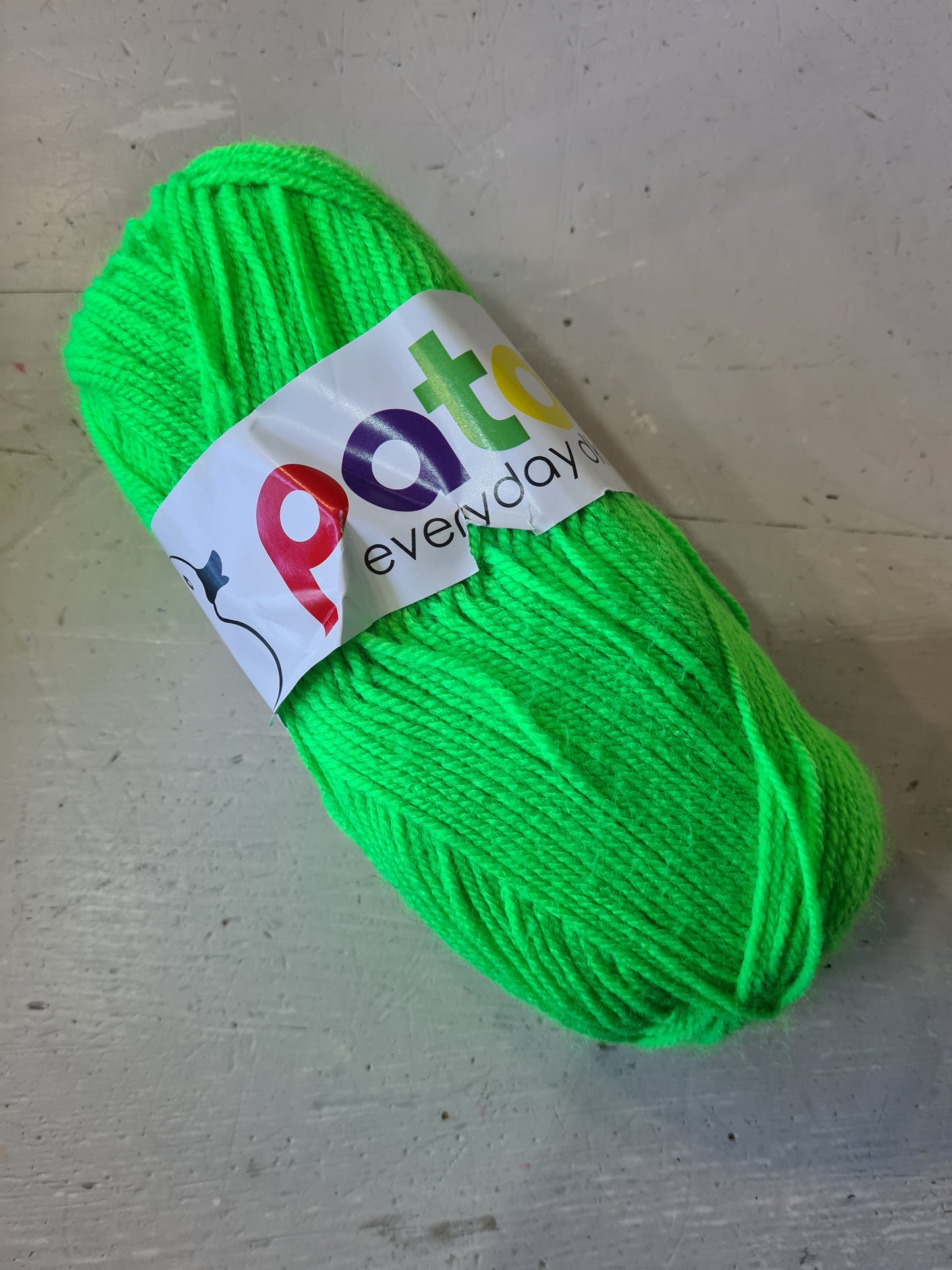 Cygnet Pato Double knitting acrylic yarn - 100g