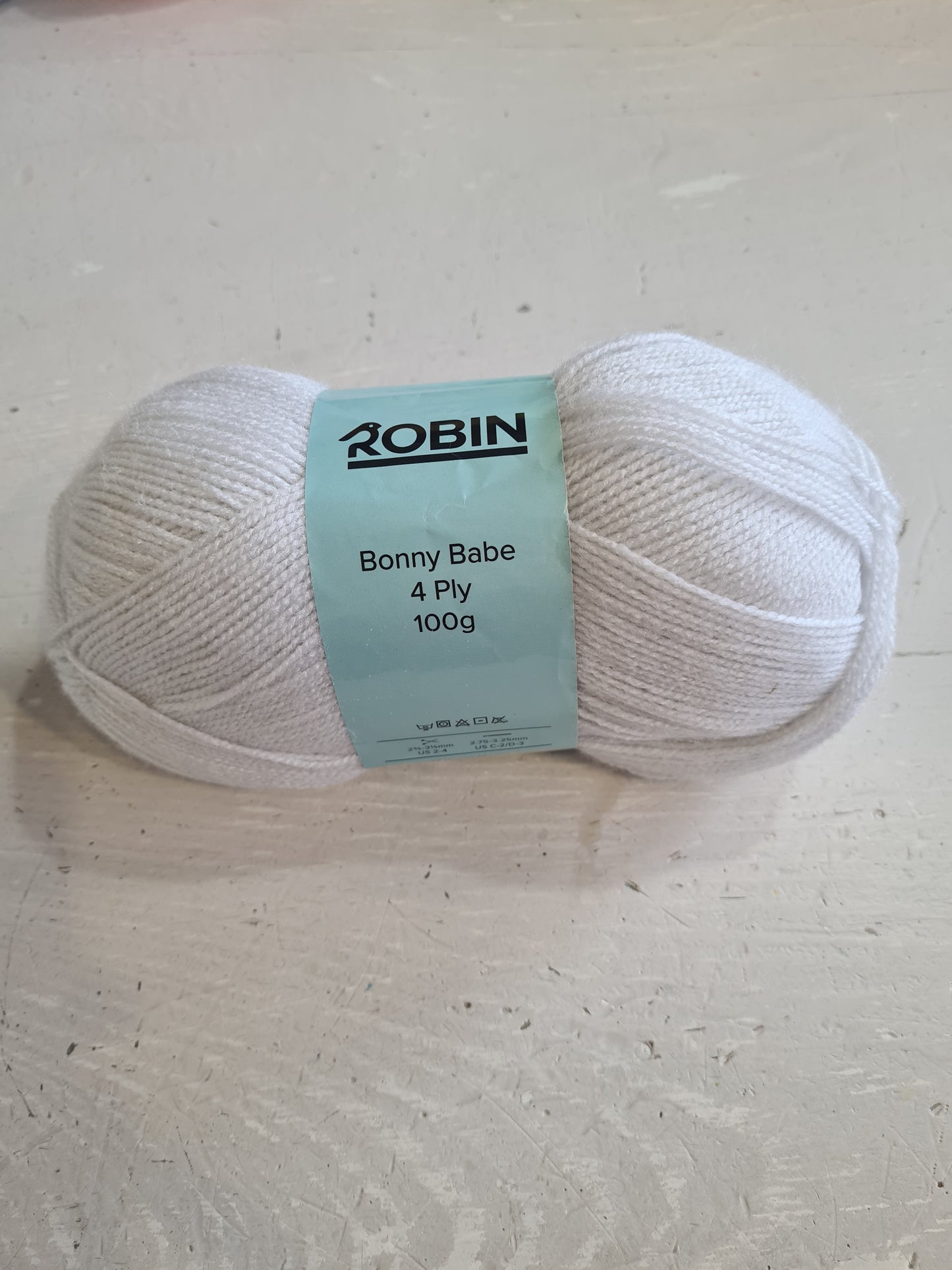 Robin Bonny Babe 4 ply acrylic 100g